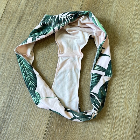 Rip curl Cheeky scrunch butt bikini bottoms in pink tropical print - Picture 4 of 4